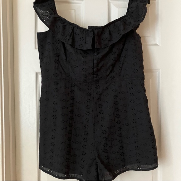 *NEW* URBAN OUTFITTERS UO KIMCHI BLUE Jeena Eyelet Off-The-Shoulder Romper XL - Picture 10 of 14